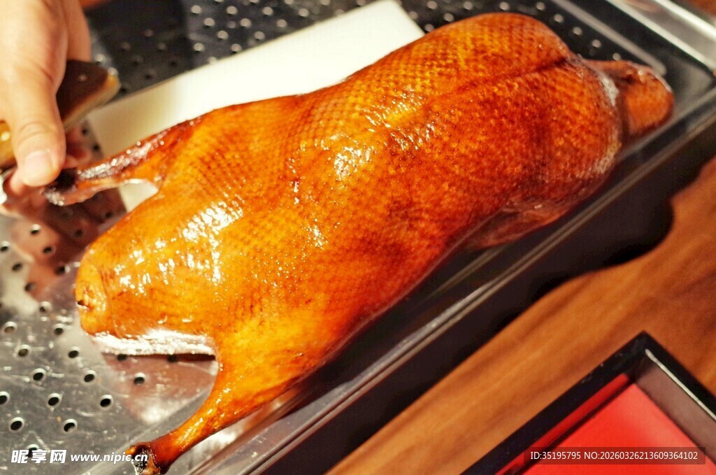 美味烤鸭待享用