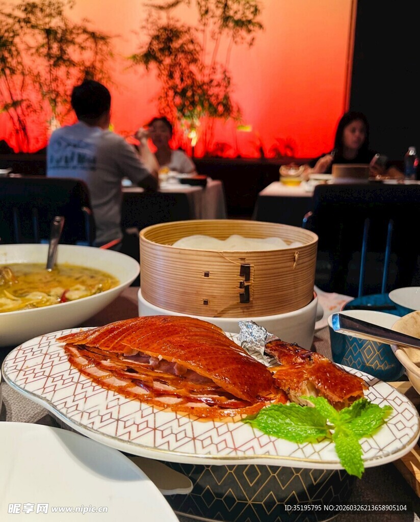 美味海鲜佳肴餐厅场景