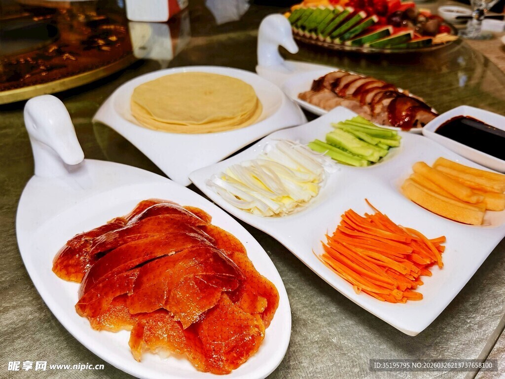 多样美味韩式小菜拼盘