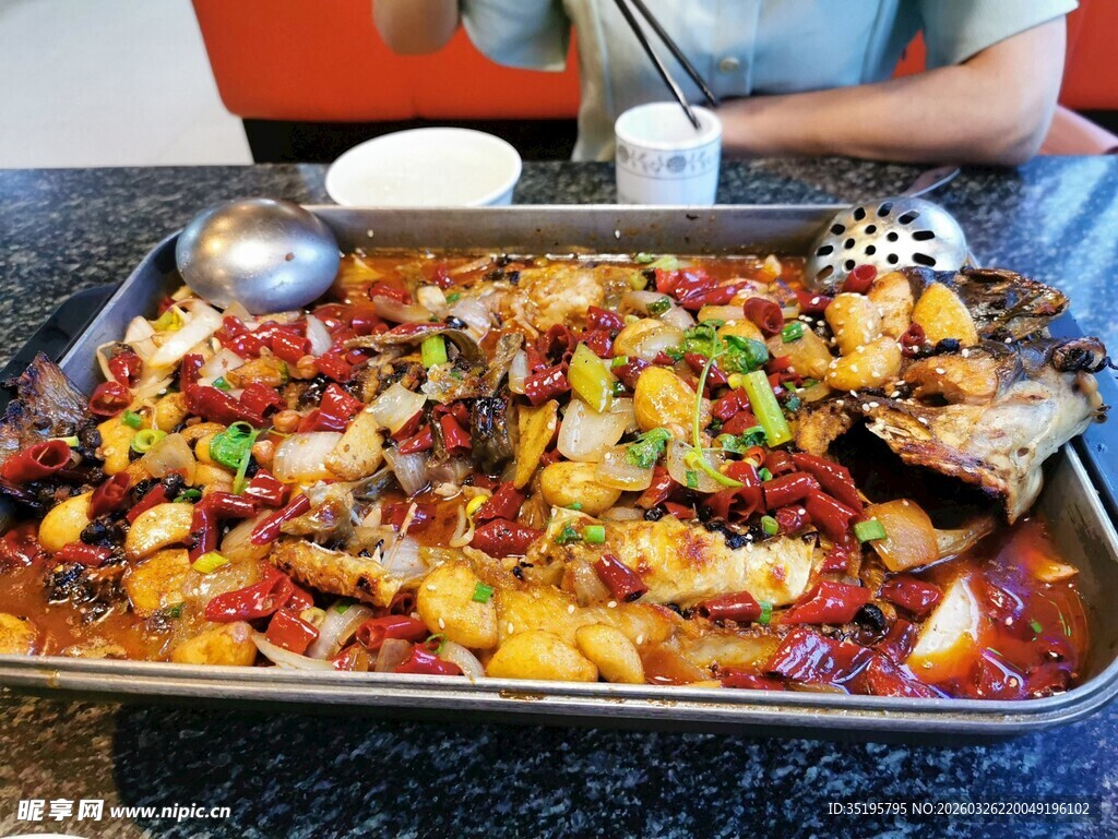 美味香辣烤鱼拼盘