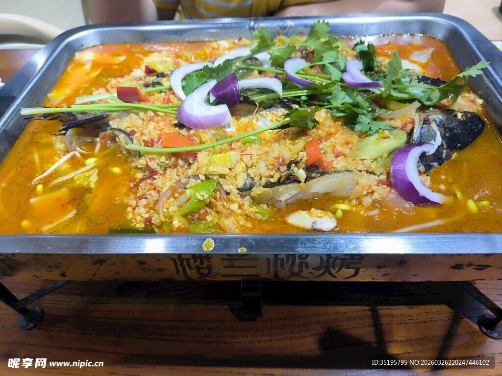 美味特色烤鱼大盆菜肴