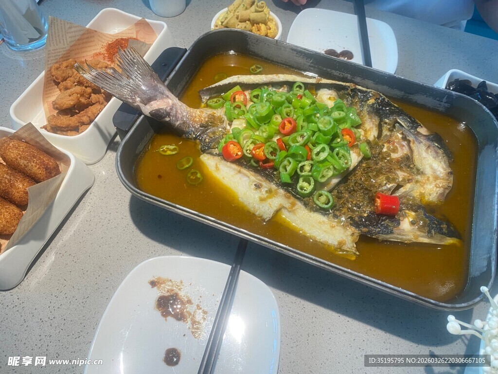 美味诱人的特色烤鱼上桌啦