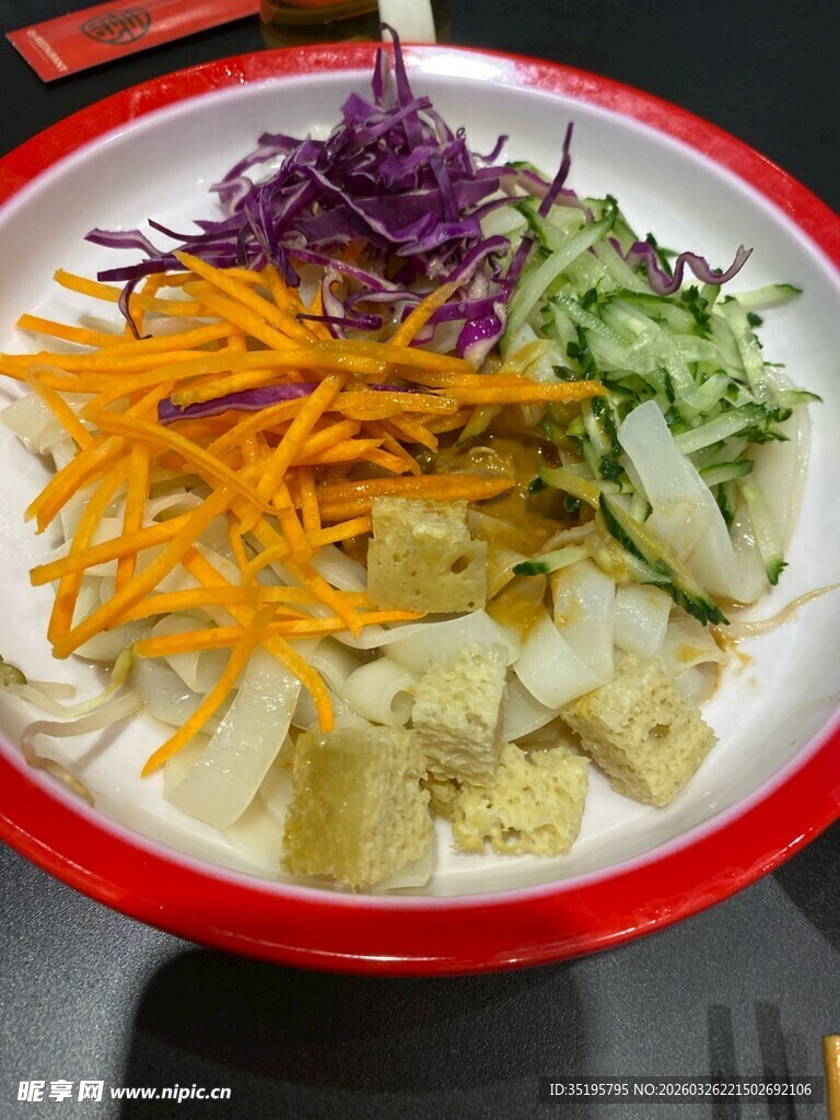 多彩蔬菜豆腐拼盘