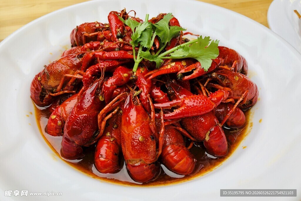 美味小龙虾摆盘精致