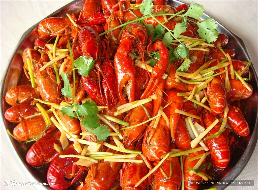 美味香辣小龙虾诱人呈现
