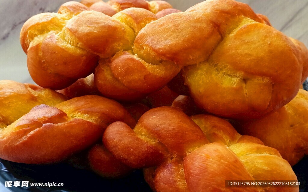 美味手工麻花堆叠