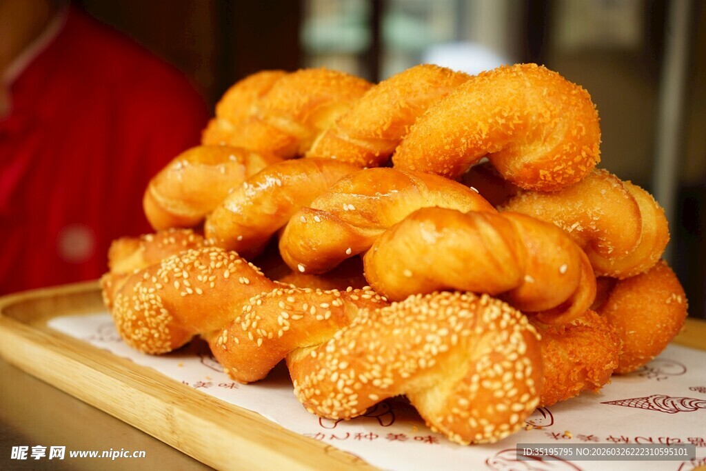 美味香脆的油炸小麻花