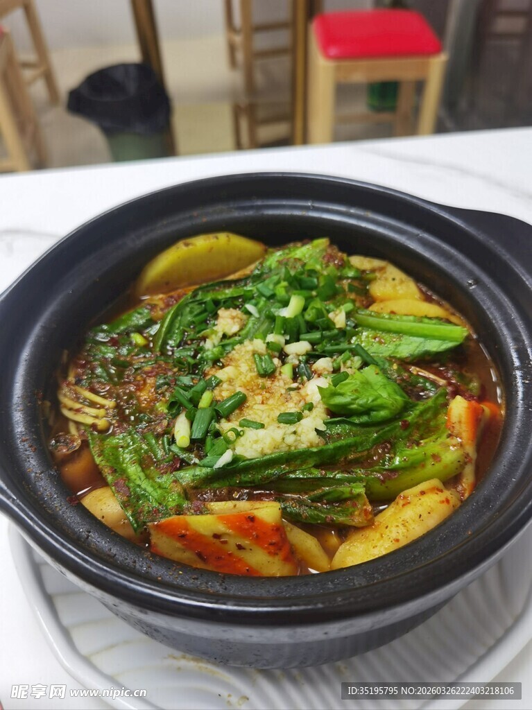 美味砂锅蔬菜煲