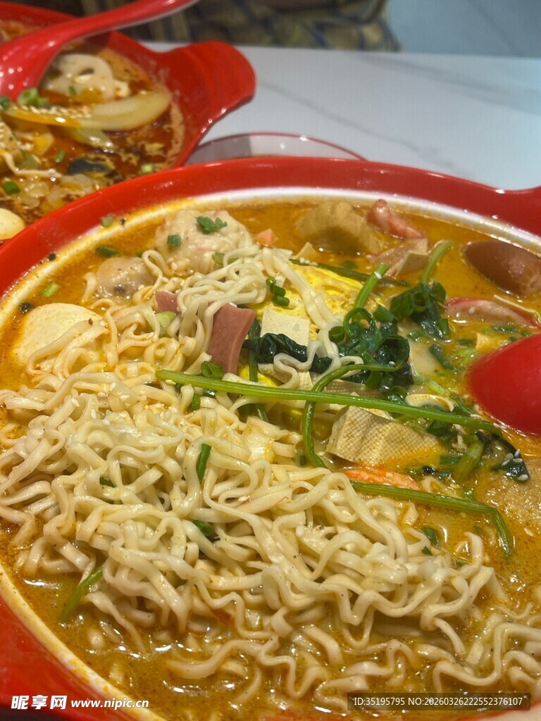 美味诱人的特色汤面