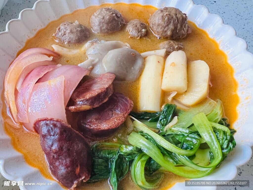 丰盛美味的什锦火锅