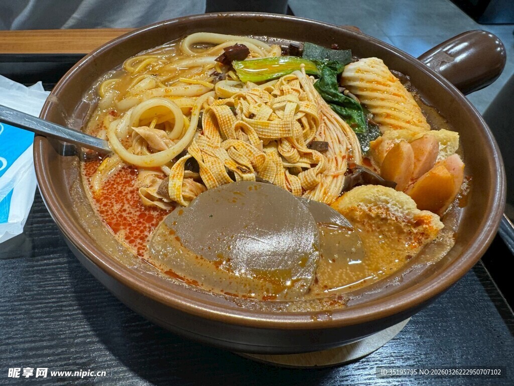 美味诱人的特色汤面