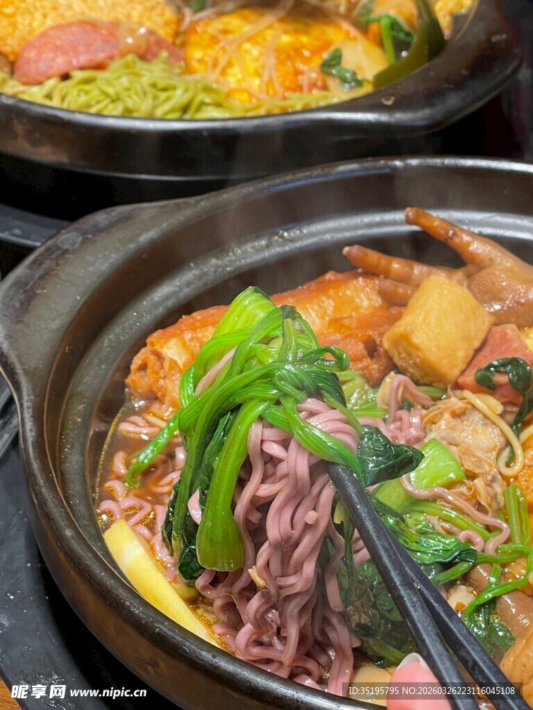 美味火锅食材丰富诱人