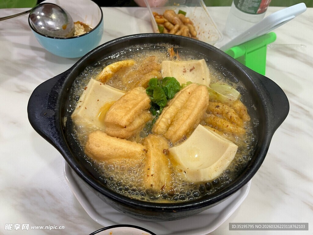 美味砂锅豆腐煲