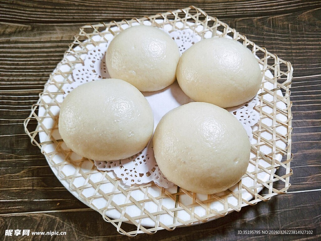 四个白面大馒头