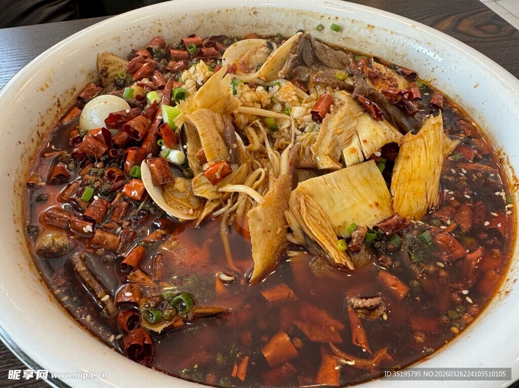 麻辣鲜香的特色毛血旺