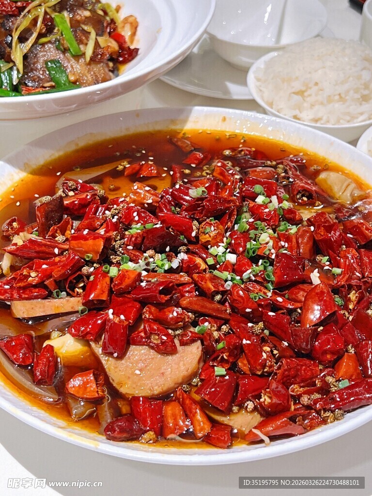 麻辣鲜香的诱人毛血旺