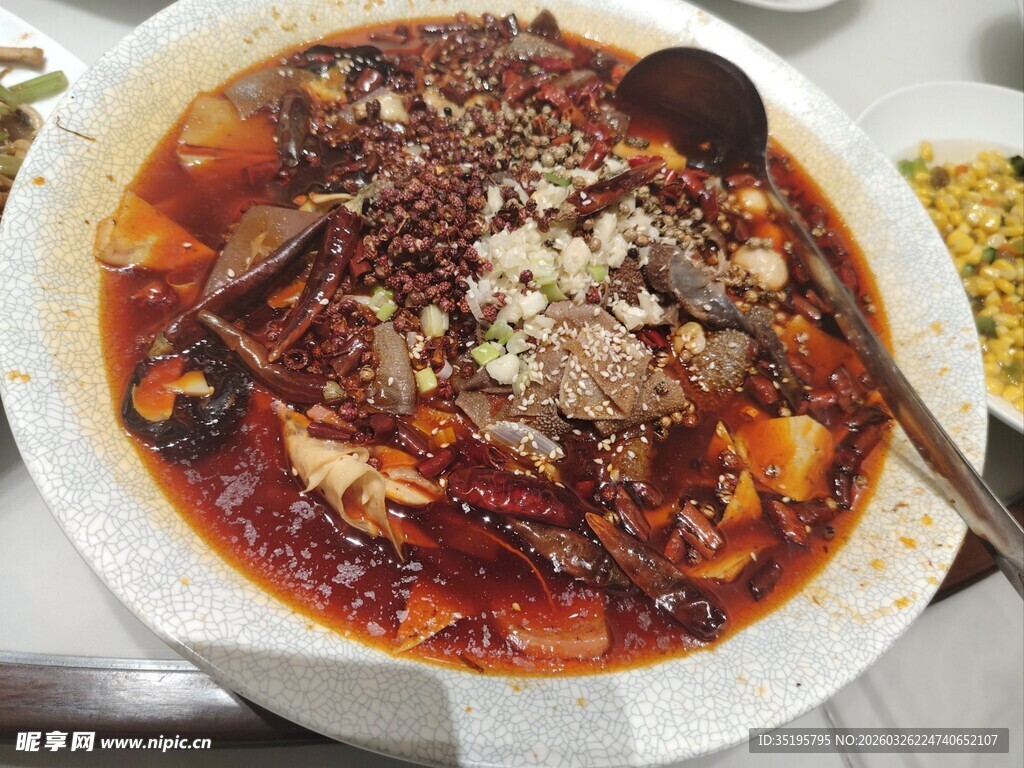 香浓辣子鸡火锅诱人美味
