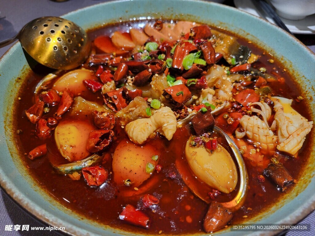 麻辣鲜香的特色水煮鱼