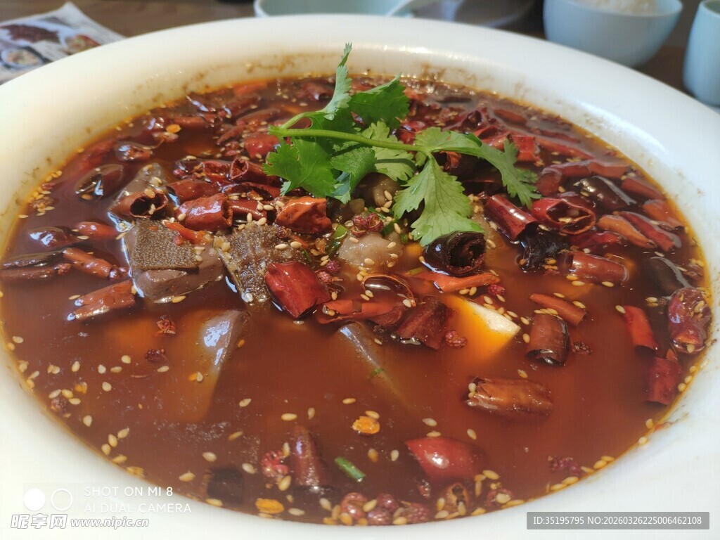 香辣红汤水煮鱼