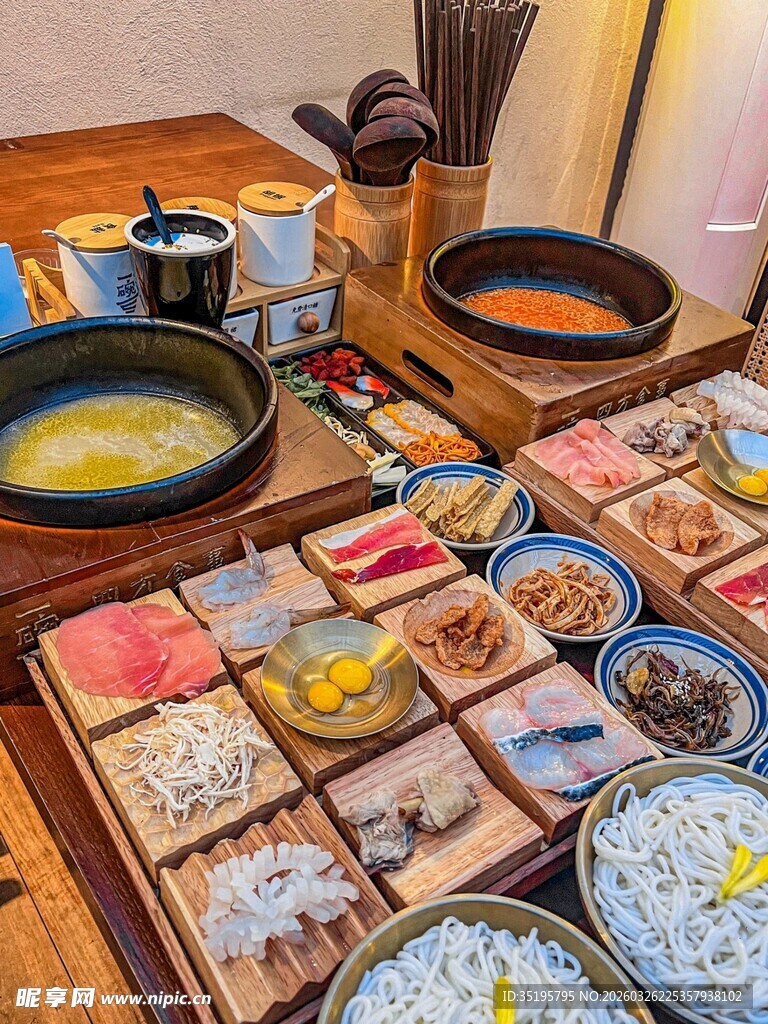 丰盛日式料理摆盘展示