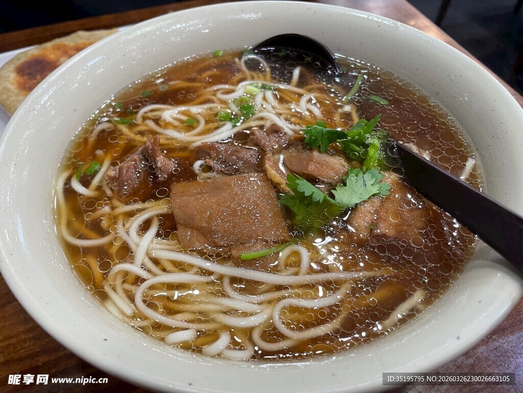 美味牛肉米线诱人呈现