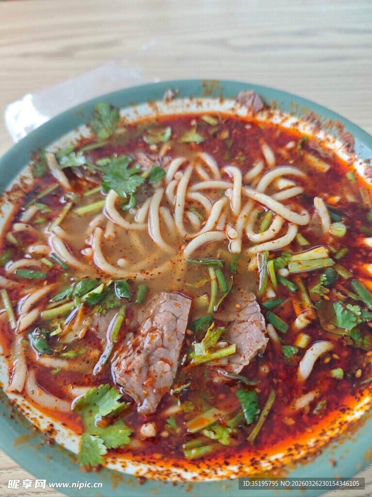 美味牛肉米线诱人呈现