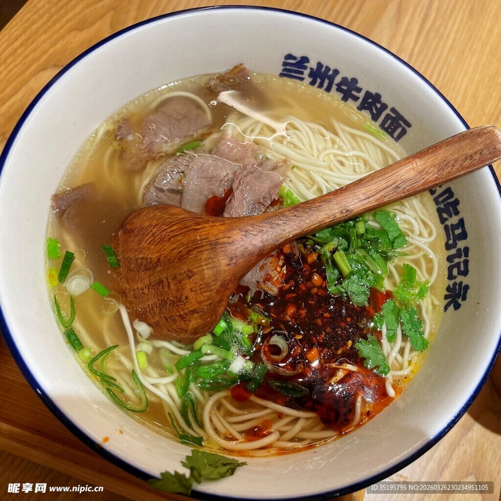 美味鲜香的特色猪肉面