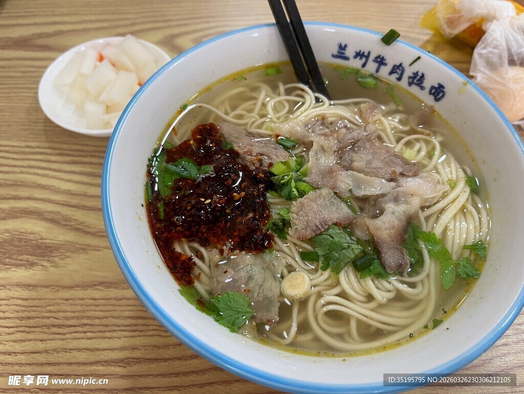 美味鲜肉面条诱人呈现