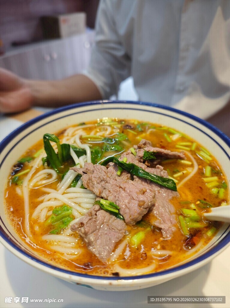 美味牛肉汤面诱人呈现