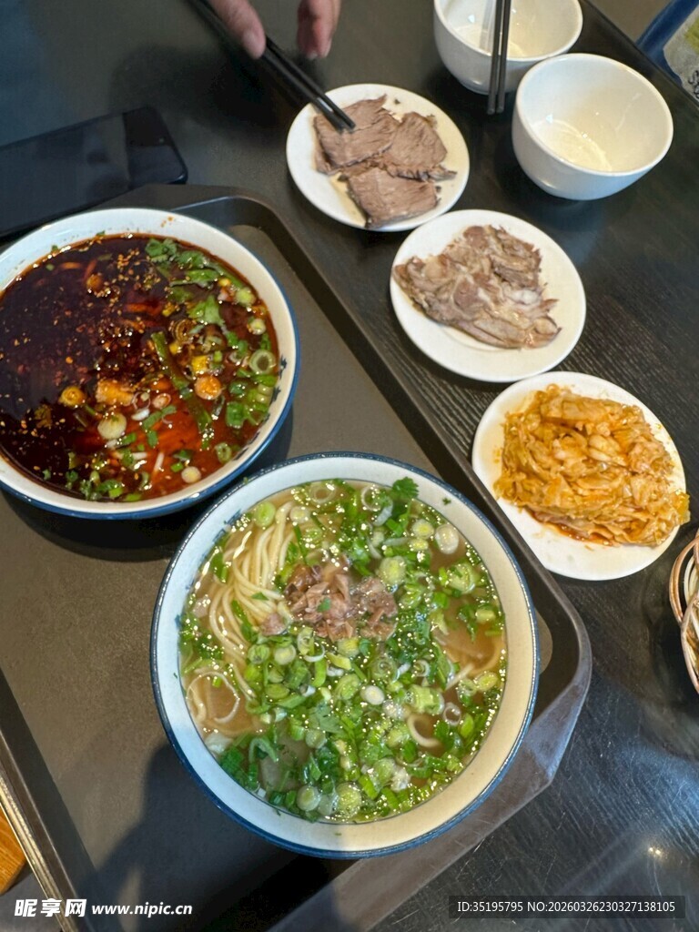 多样美味面食及配菜