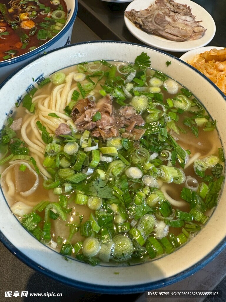 鲜香牛肉汤面