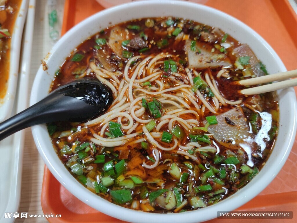 美味鲜香的特色豌杂面