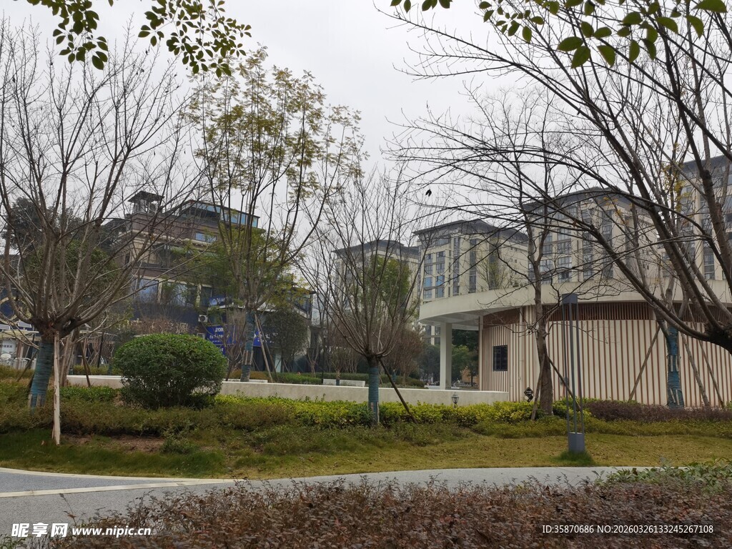 小区景观环境优美画面