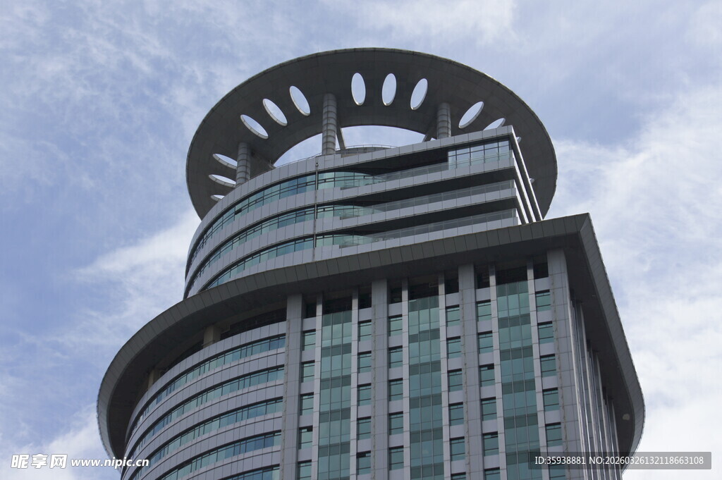独特造型的现代摩天大楼