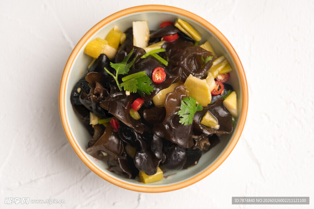 美味凉拌木耳蔬菜拼盘