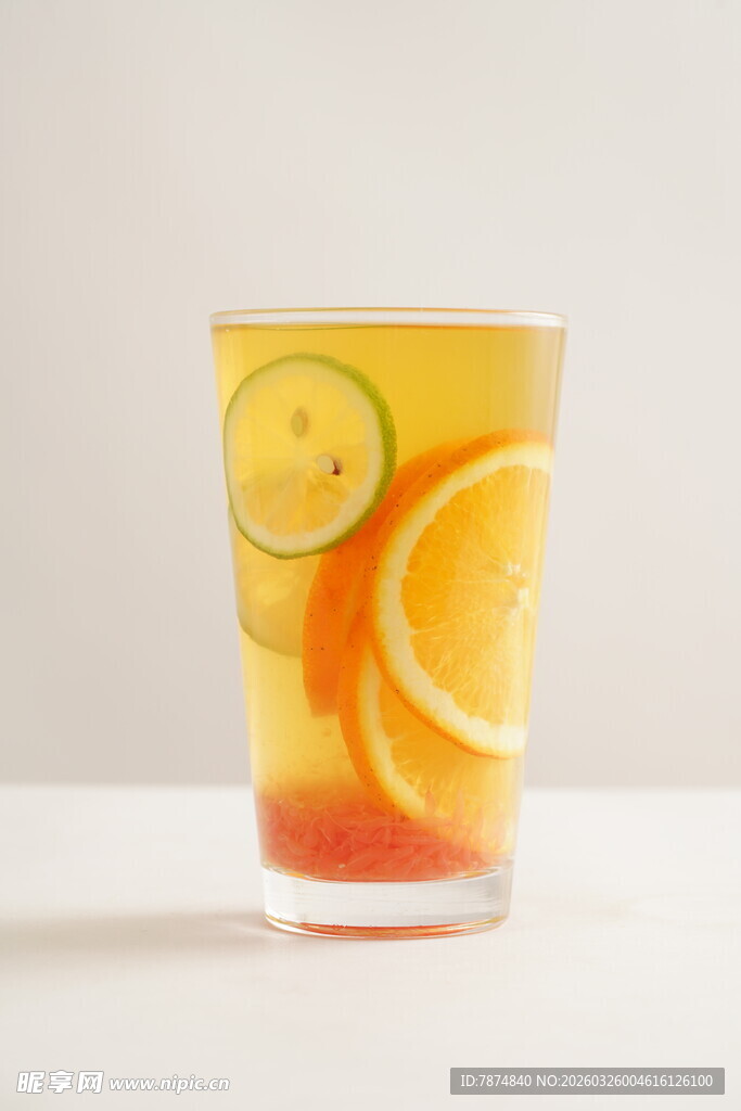 橙柠混合果汁饮品一杯