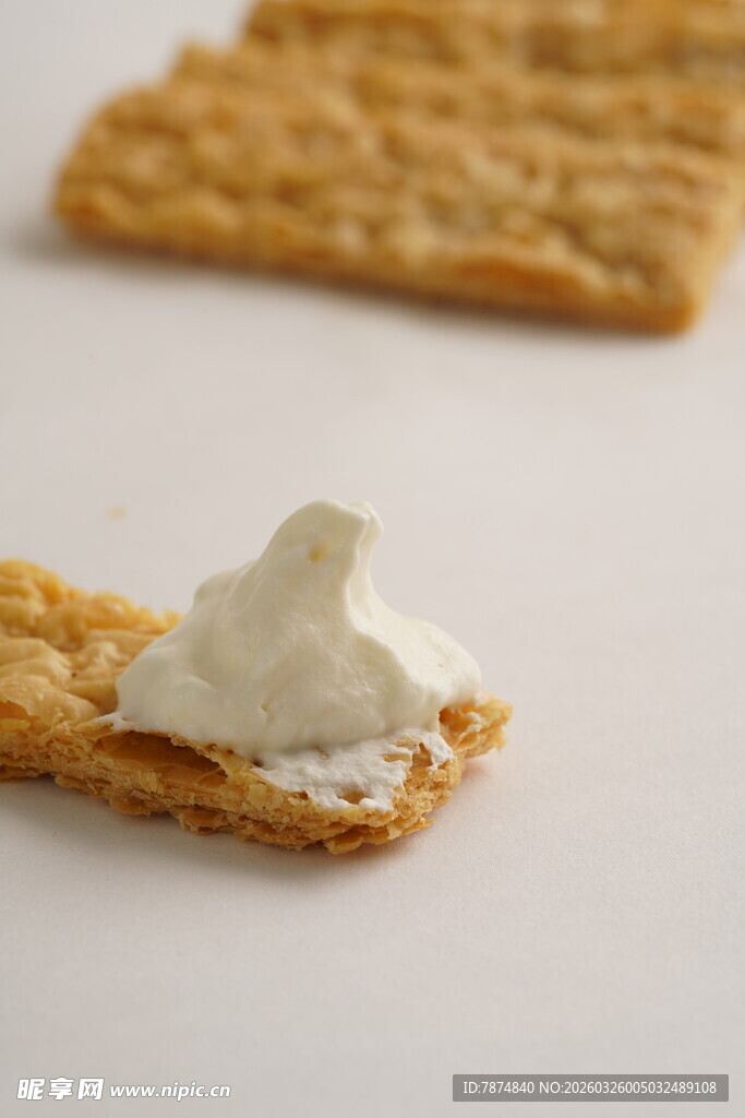 奶油夹心薄脆饼干