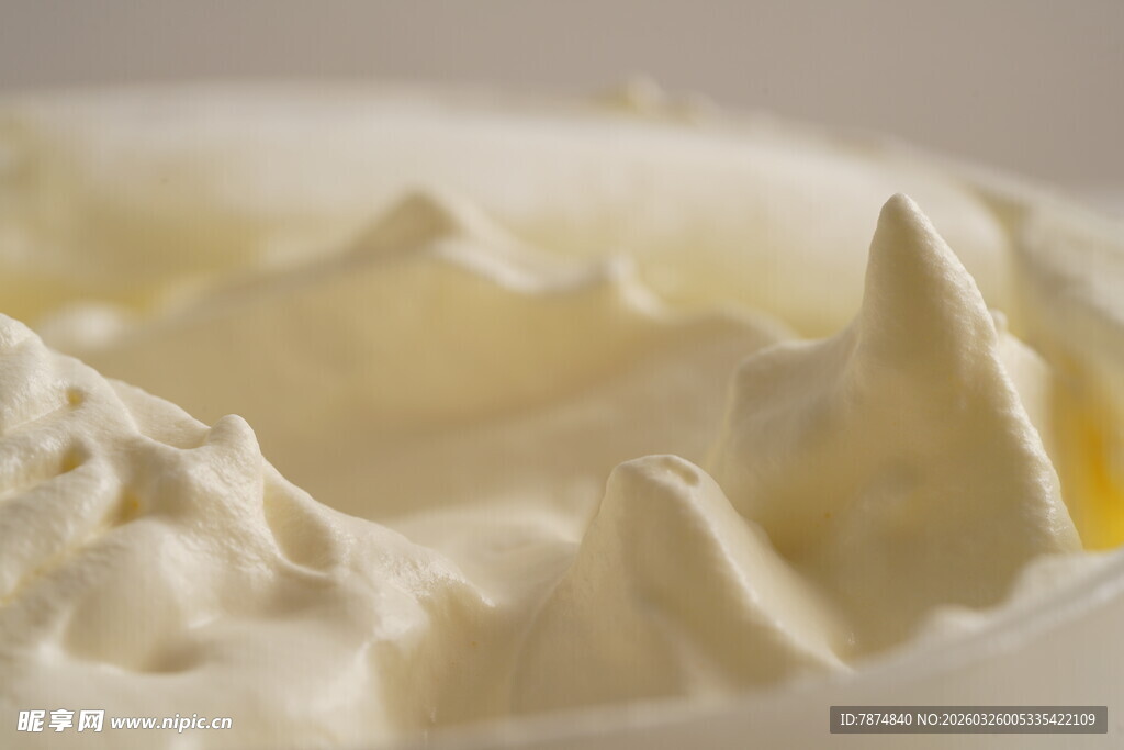 细腻鲜奶油特写