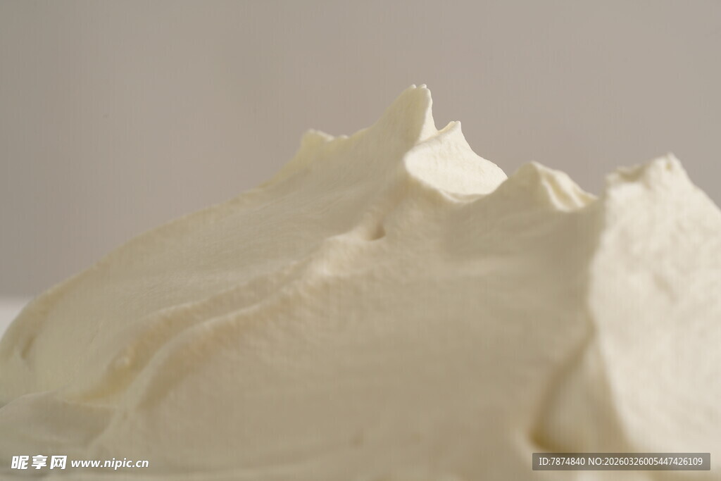 蓬松鲜奶油特写