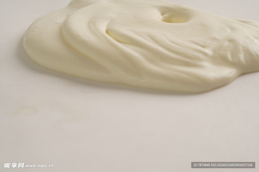 蓬松细腻的奶油质地