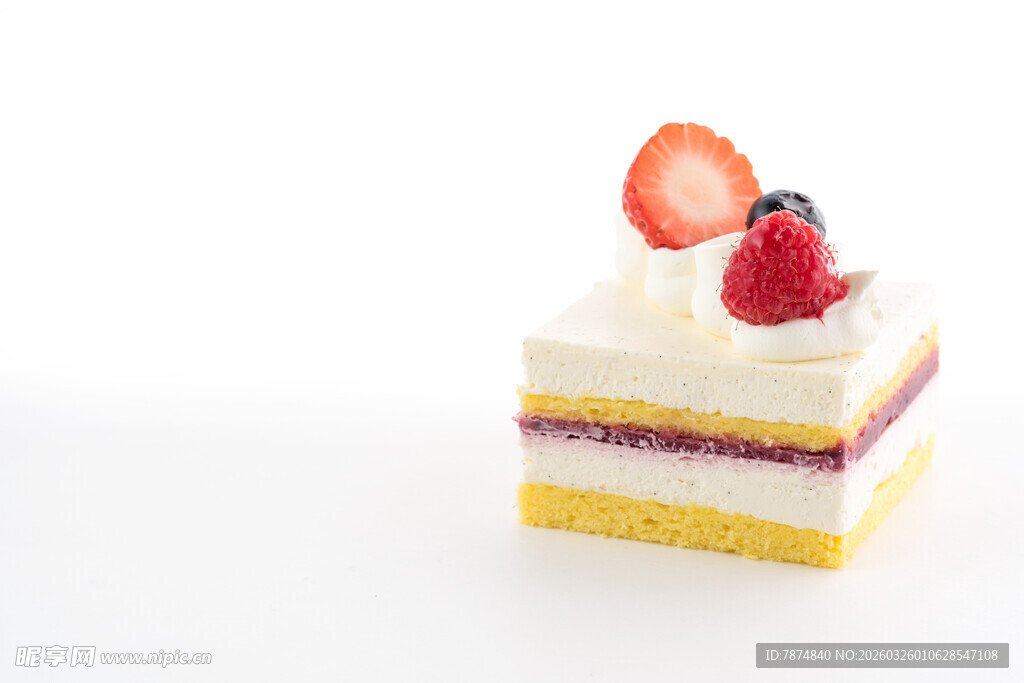 草莓夹心多层美味小蛋糕