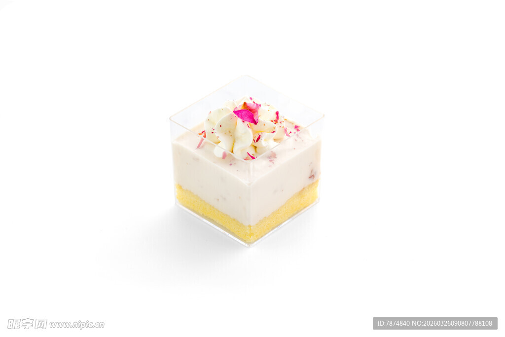 精致方形奶油小蛋糕