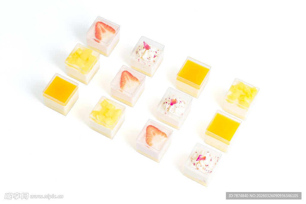 多彩方形糖果排列展示