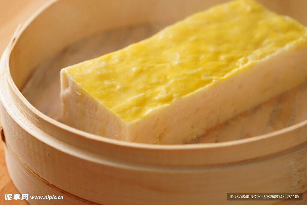 蒸笼里的美味鸡蛋豆腐