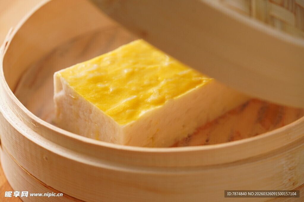 蒸笼里的美味鸡蛋豆腐