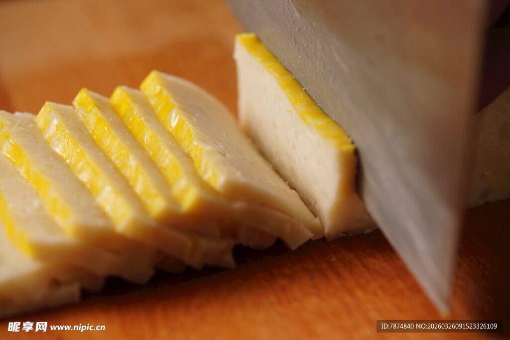 刀切柠檬夹心肉糕