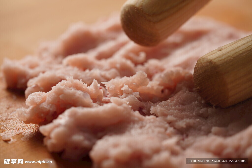 手工剁制新鲜猪肉糜