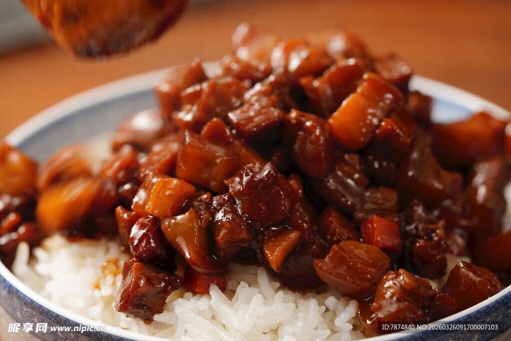 卤肉浇饭