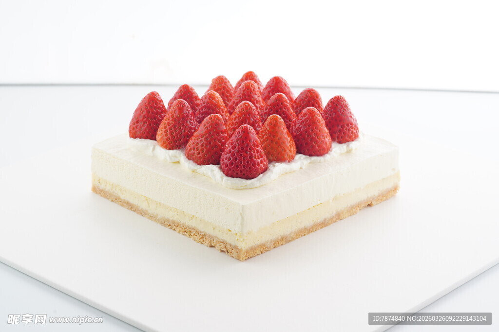 草莓奶油方形蛋糕