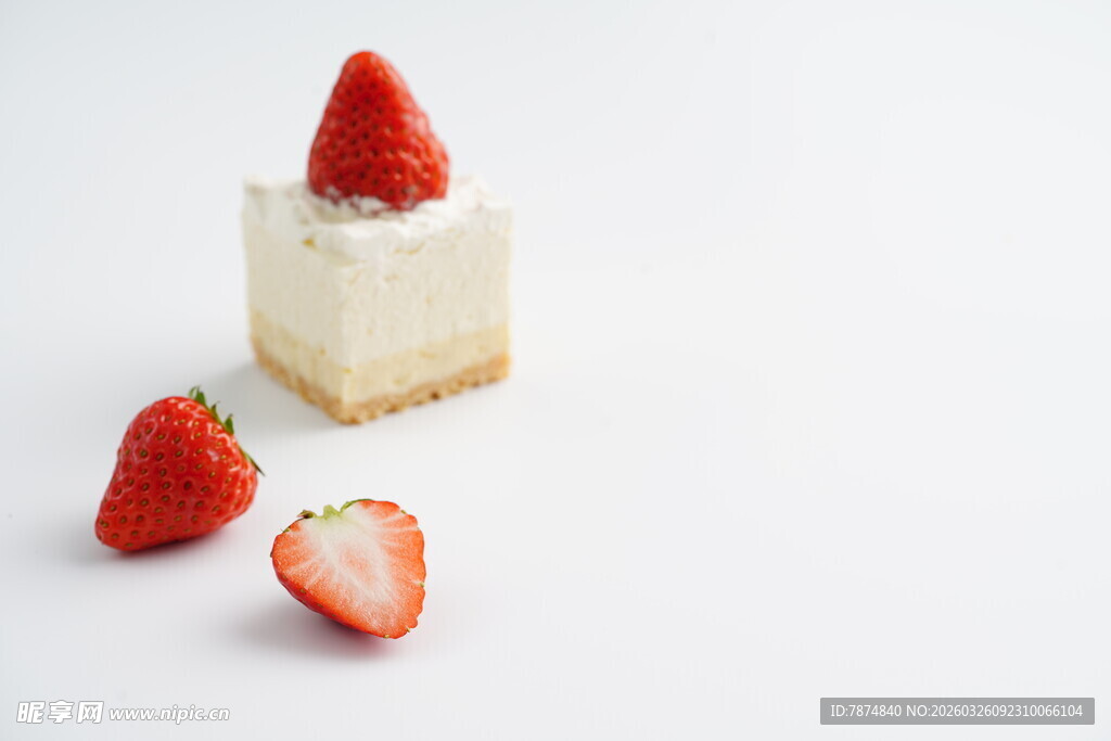 草莓芝士蛋糕 清新美味